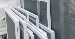Москитные сетки на пластиковые окна Чехов купить по цене от 941 руб.
